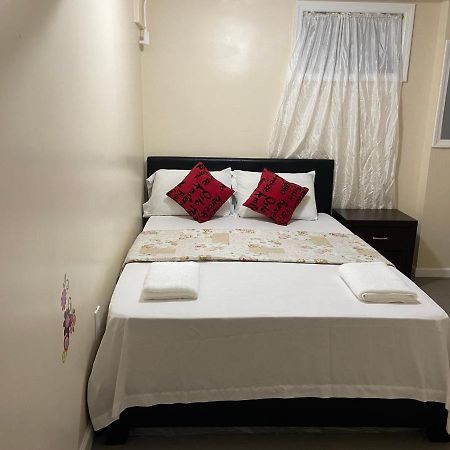 A Private Room In Queens New York Buitenkant foto
