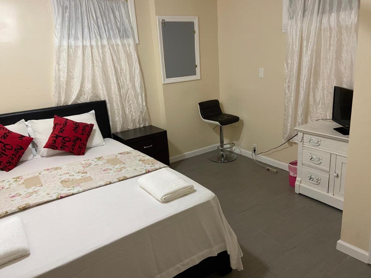 A Private Room In Queens New York Buitenkant foto